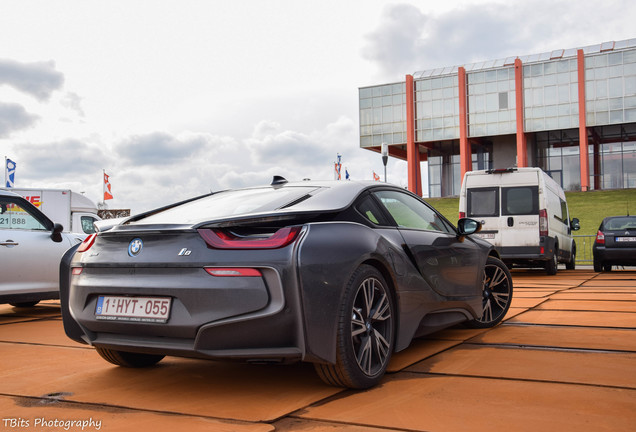 BMW i8