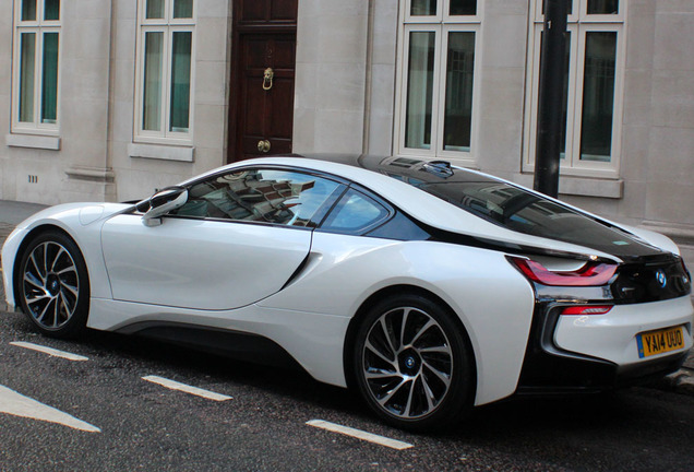 BMW i8