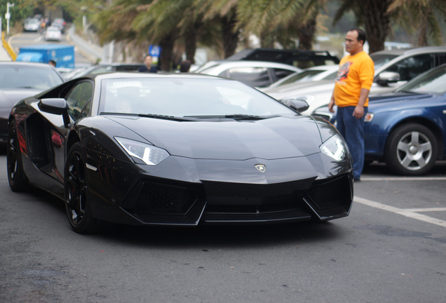 Lamborghini Aventador LP700-4