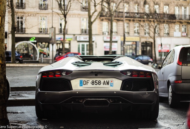 Lamborghini Aventador LP700-4 Roadster