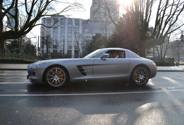 Mercedes-Benz SLS AMG