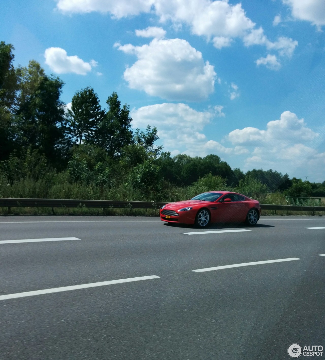 Aston Martin V8 Vantage