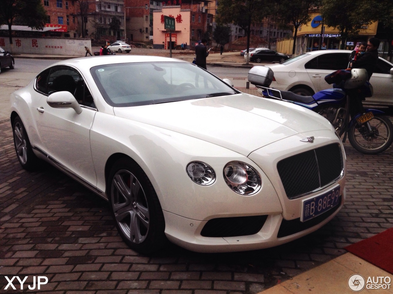 Bentley Continental GT V8