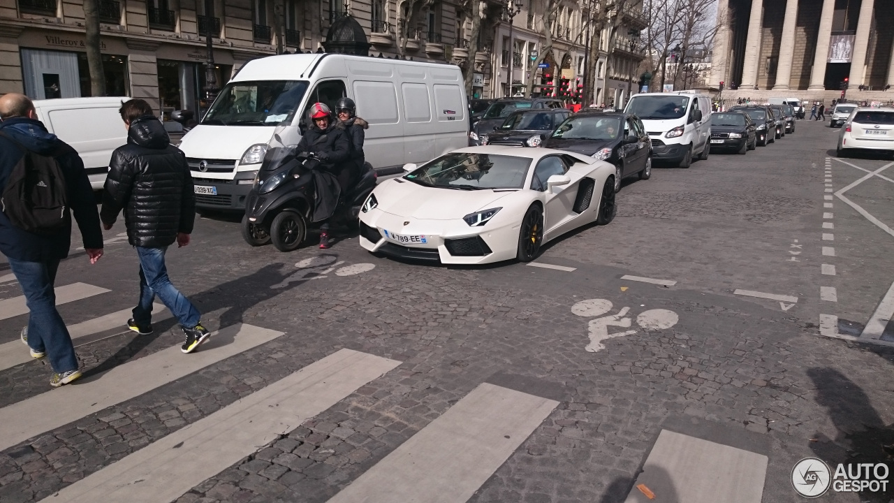 Lamborghini Aventador LP700-4