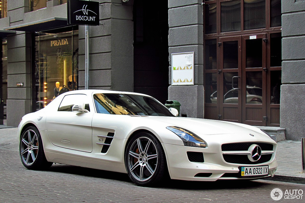 Mercedes-Benz SLS AMG