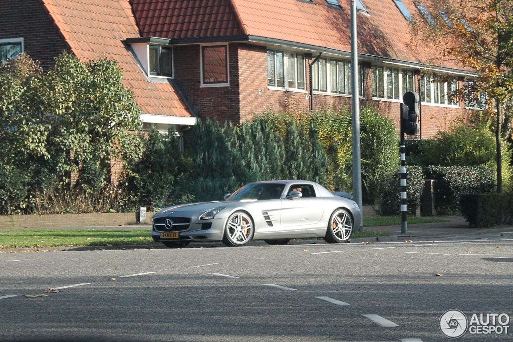 Mercedes-Benz SLS AMG