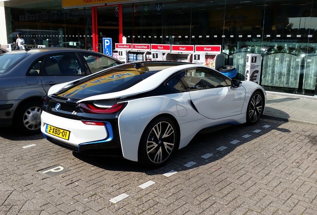 BMW i8