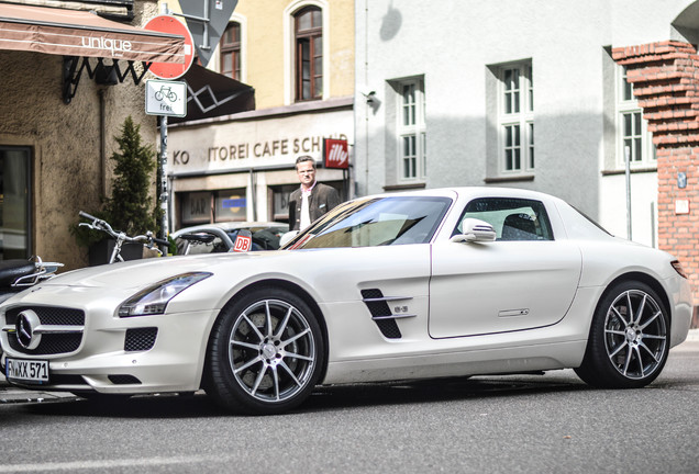 Mercedes-Benz SLS AMG