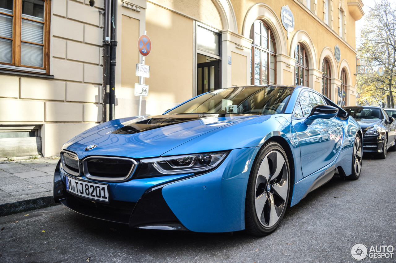 BMW i8