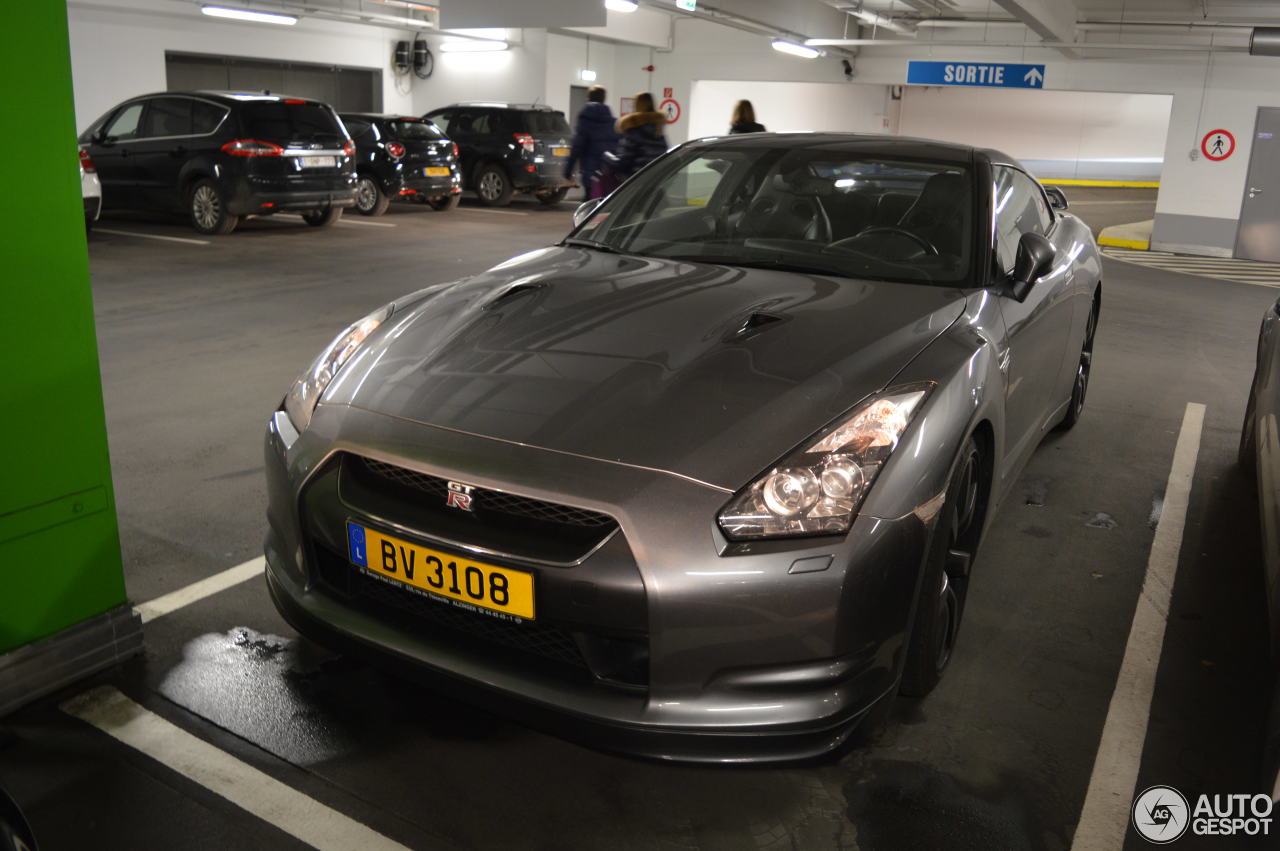 Nissan GT-R