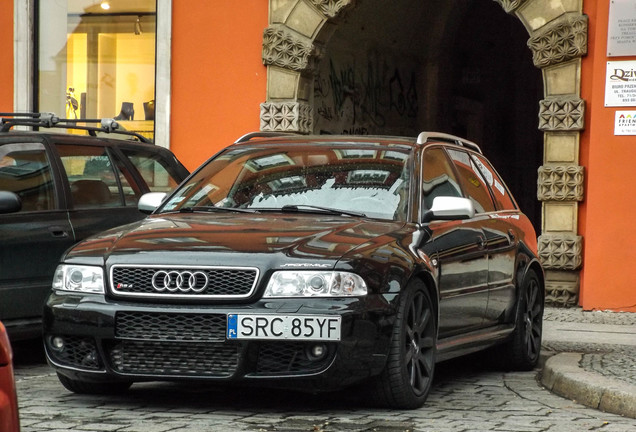 Audi RS4 Avant B5