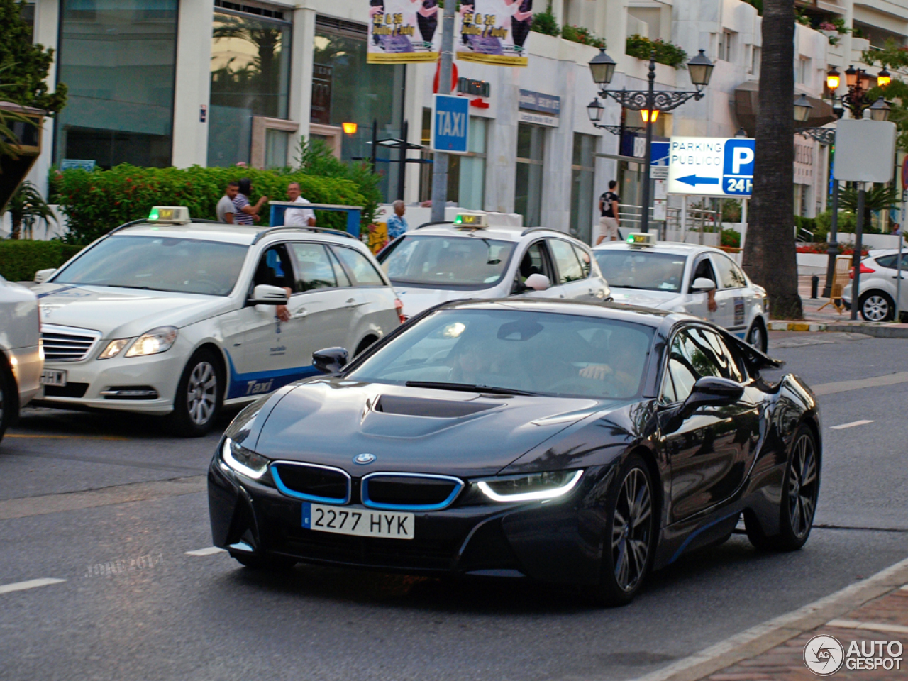 BMW i8