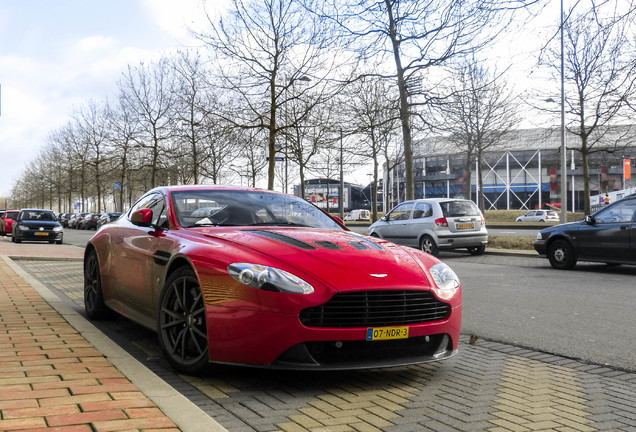 Aston Martin V12 Vantage