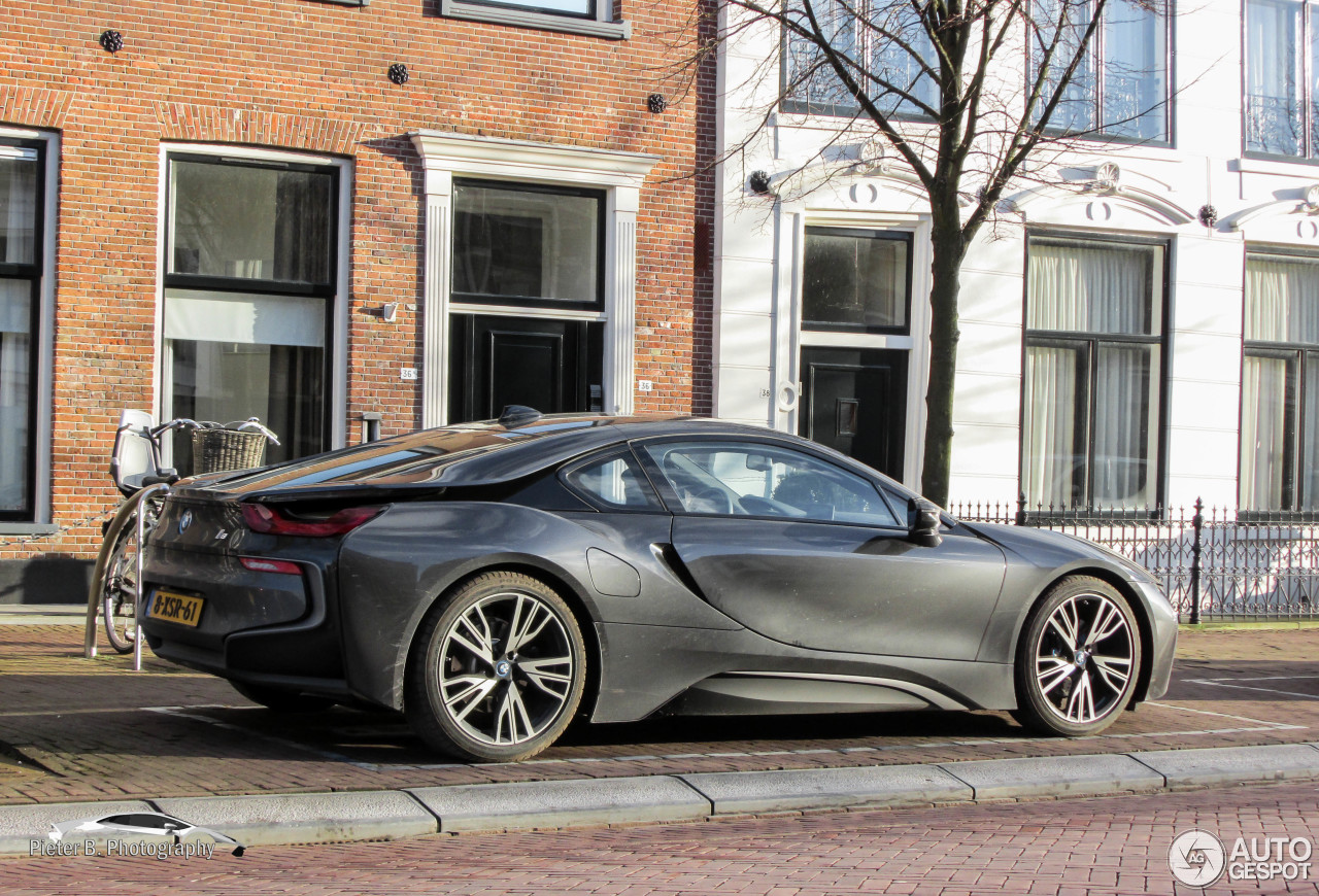 BMW i8