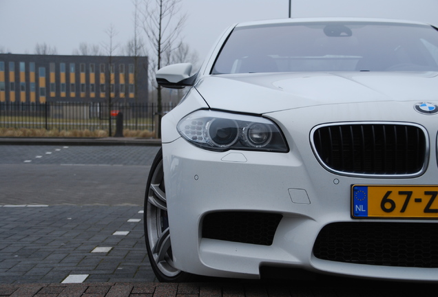 BMW M5 F10 2011