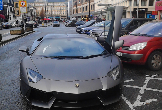 Lamborghini Aventador LP700-4 Roadster