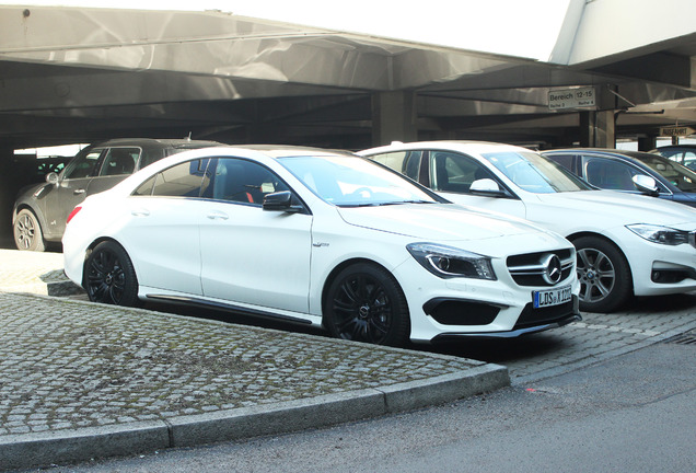 Mercedes-Benz CLA 45 AMG C117