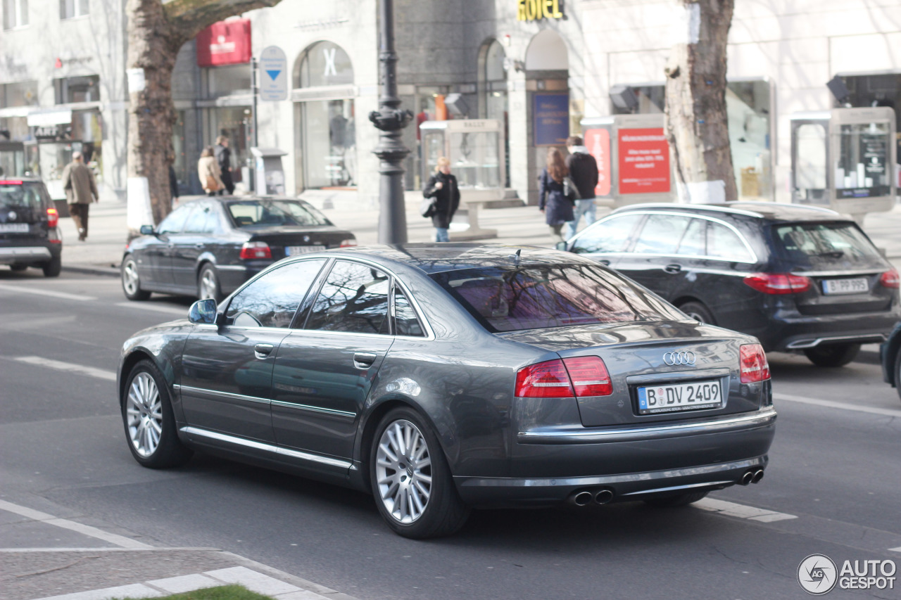 Audi S8 D3