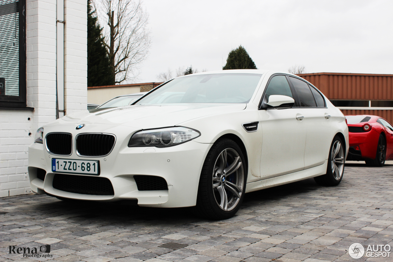 BMW M5 F10 2011