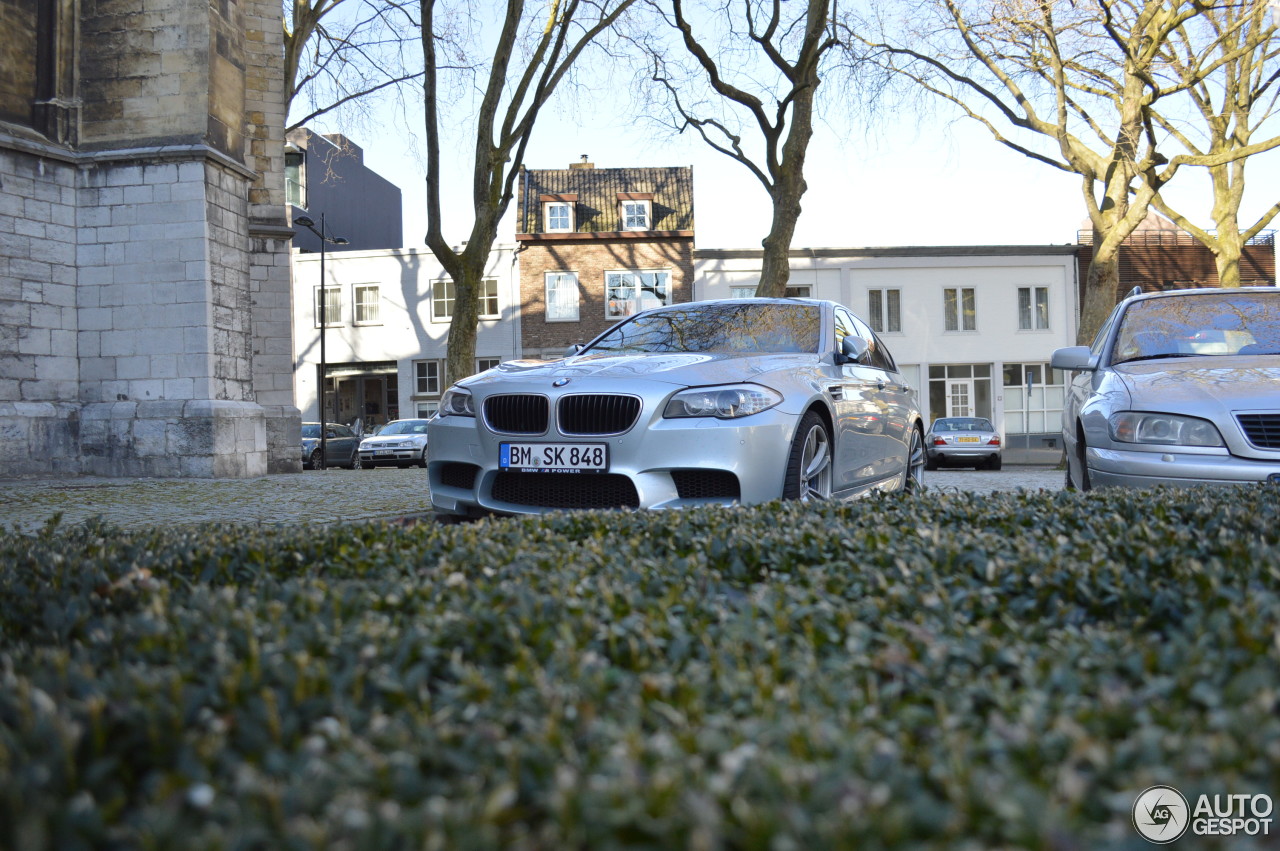 BMW M5 F10 2011