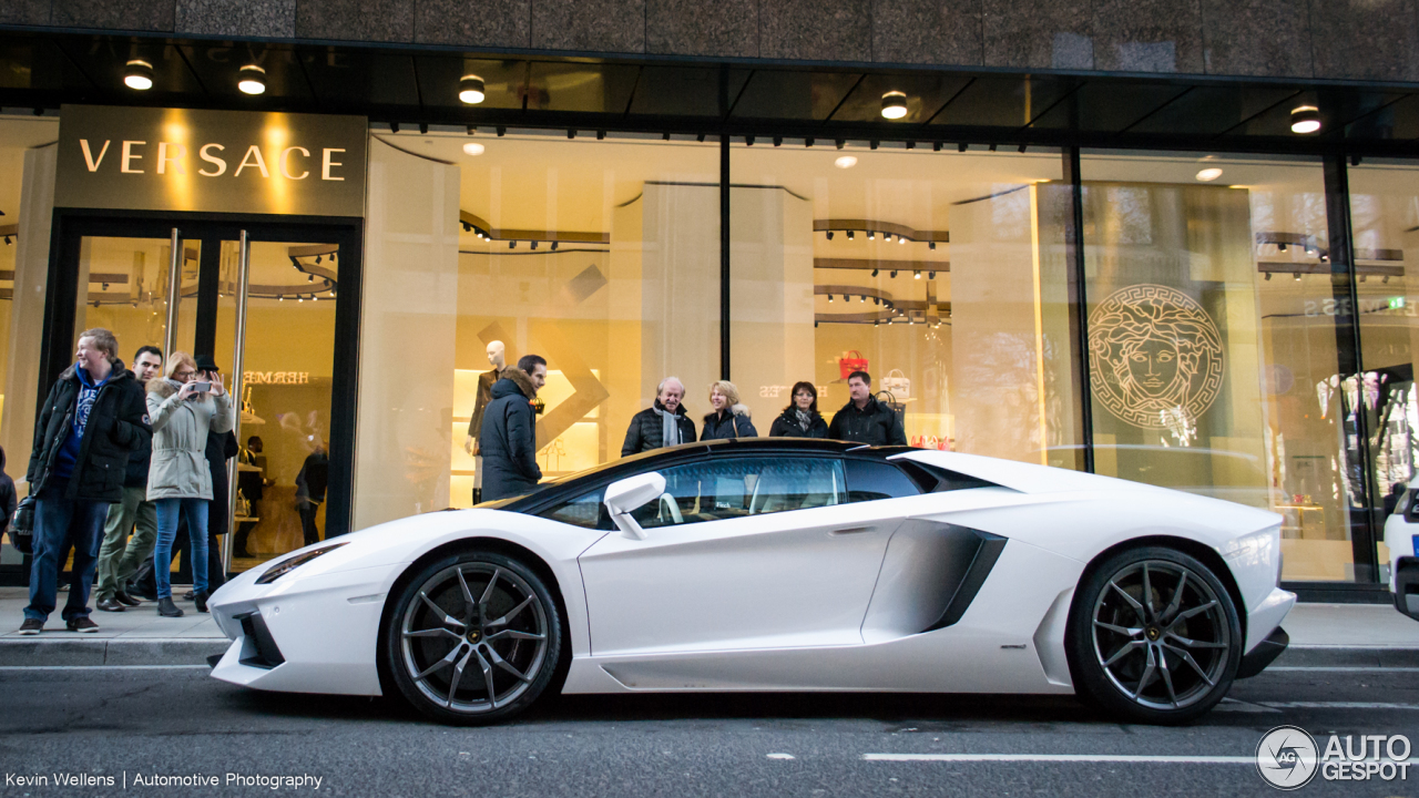 Lamborghini Aventador LP700-4 Roadster