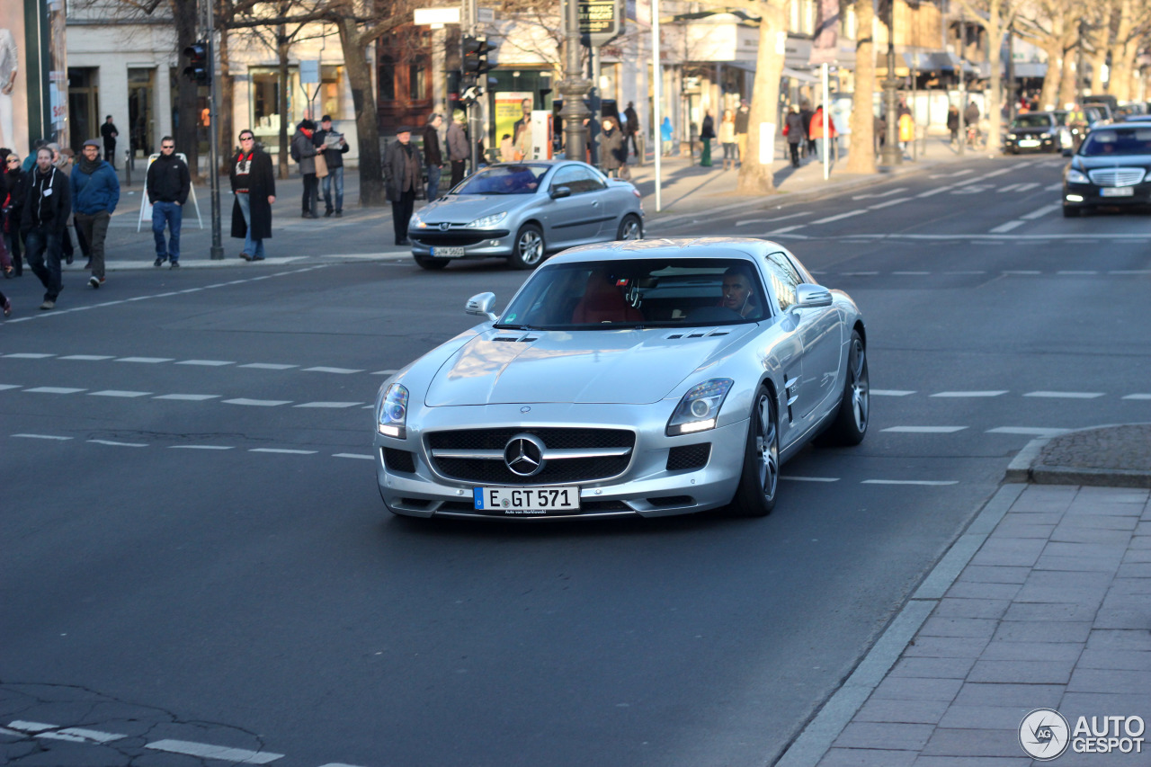 Mercedes-Benz SLS AMG