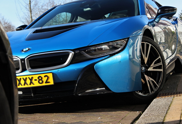 BMW i8