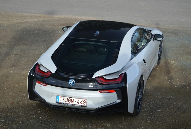 BMW i8