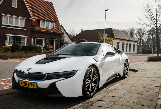 BMW i8