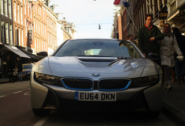 BMW i8