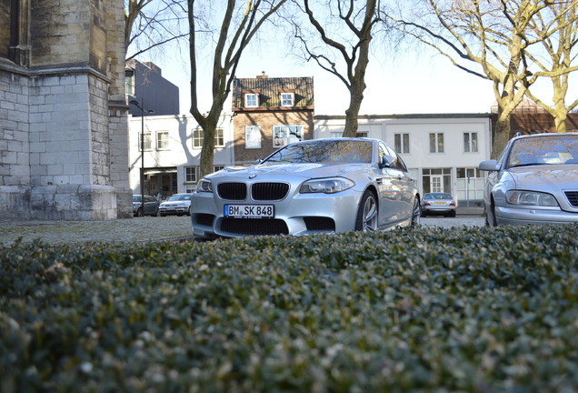 BMW M5 F10 2011