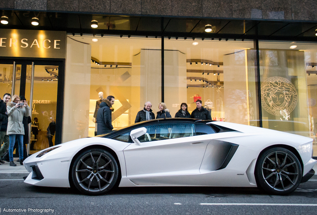 Lamborghini Aventador LP700-4 Roadster