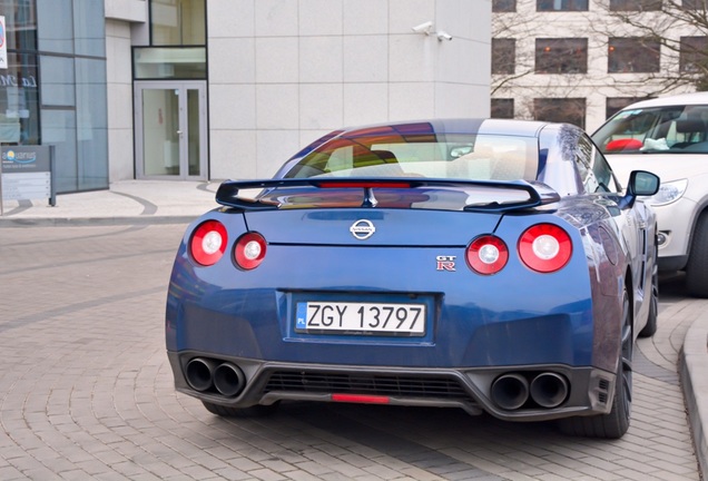 Nissan GT-R 2012