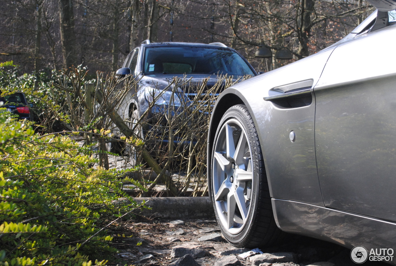 Aston Martin V8 Vantage