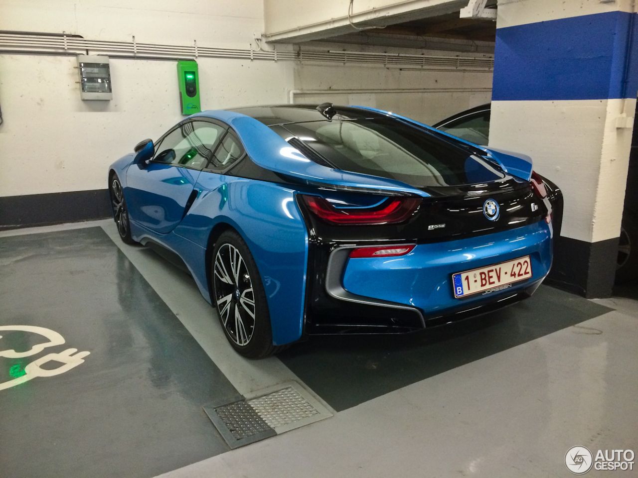 BMW i8