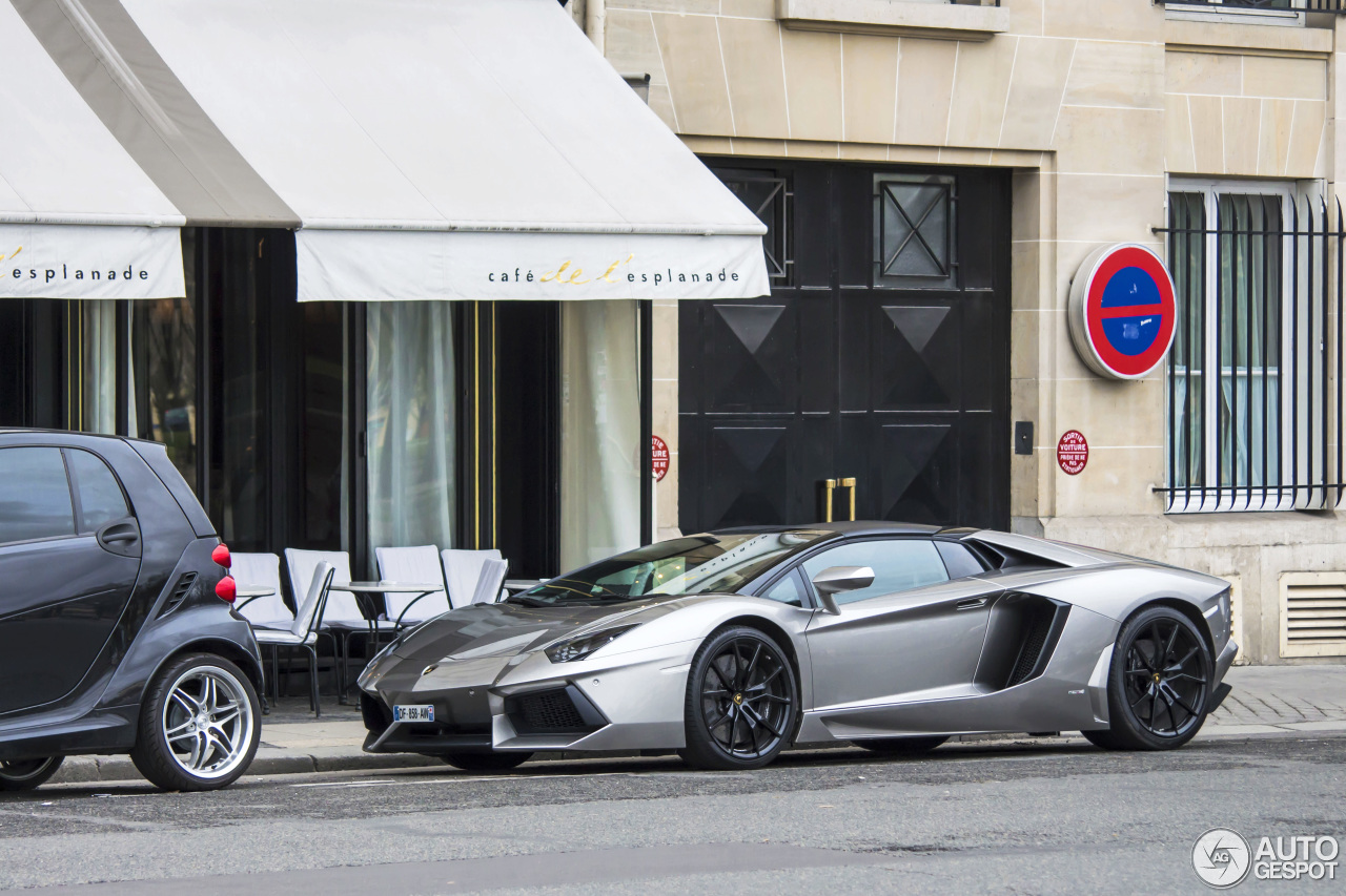 Lamborghini Aventador LP700-4 Roadster