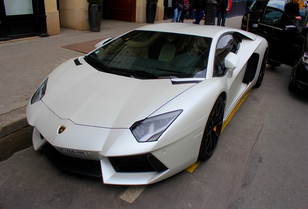 Lamborghini Aventador LP700-4