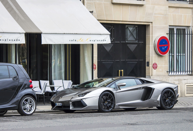 Lamborghini Aventador LP700-4 Roadster