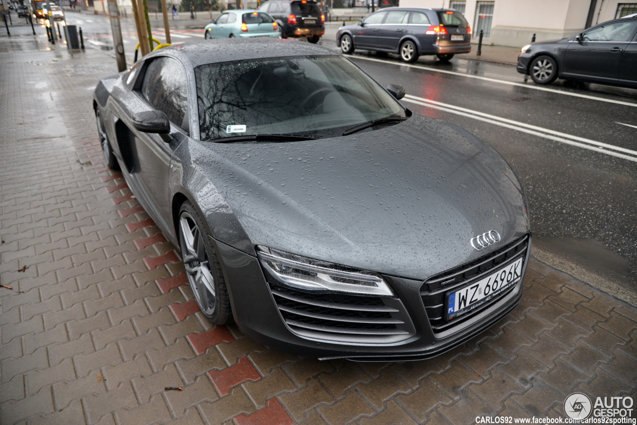 Audi R8 V10 Plus 2013