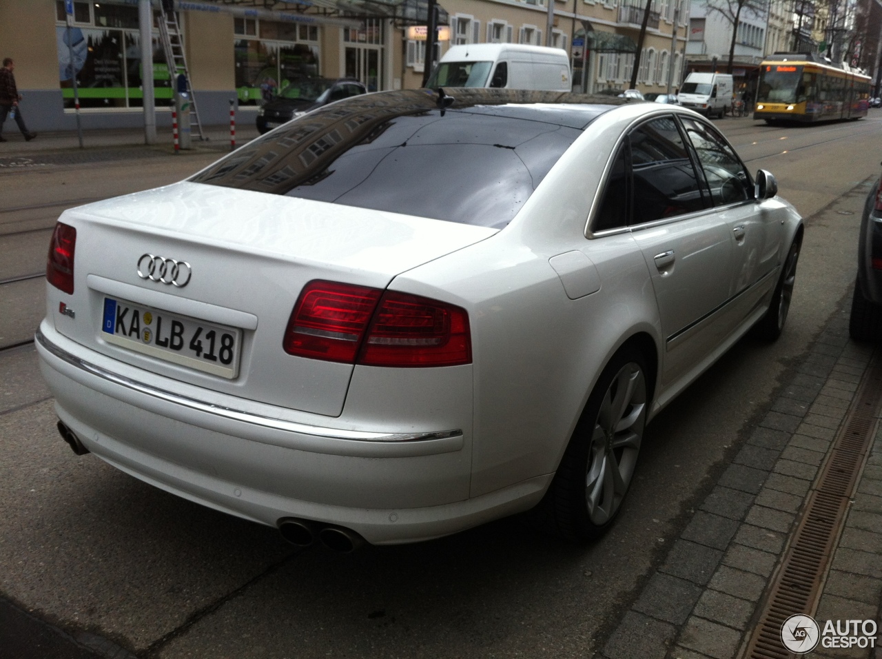 Audi S8 D3