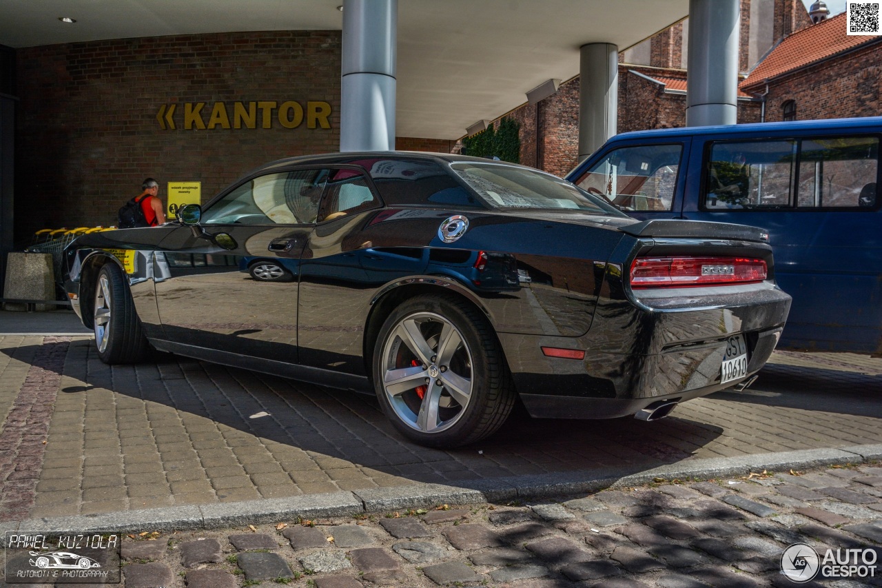 Dodge Challenger SRT-8