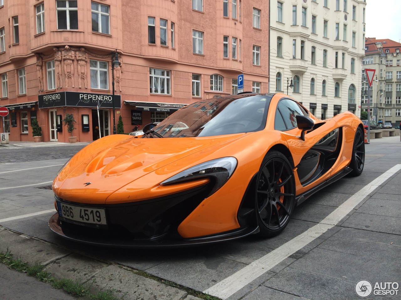 McLaren P1