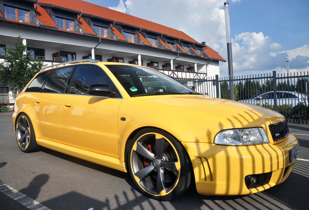 Audi RS4 Avant B5