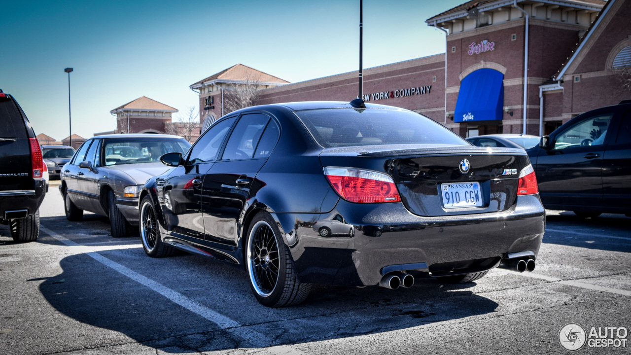 BMW M5 E60 2005