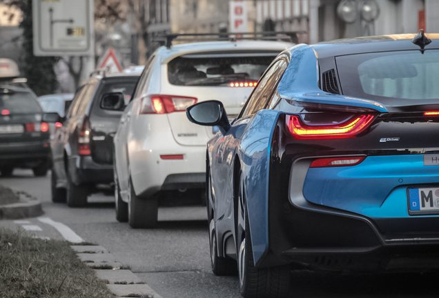 BMW i8