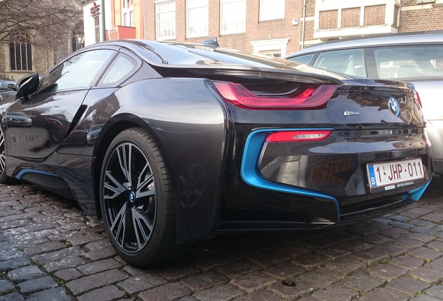 BMW i8