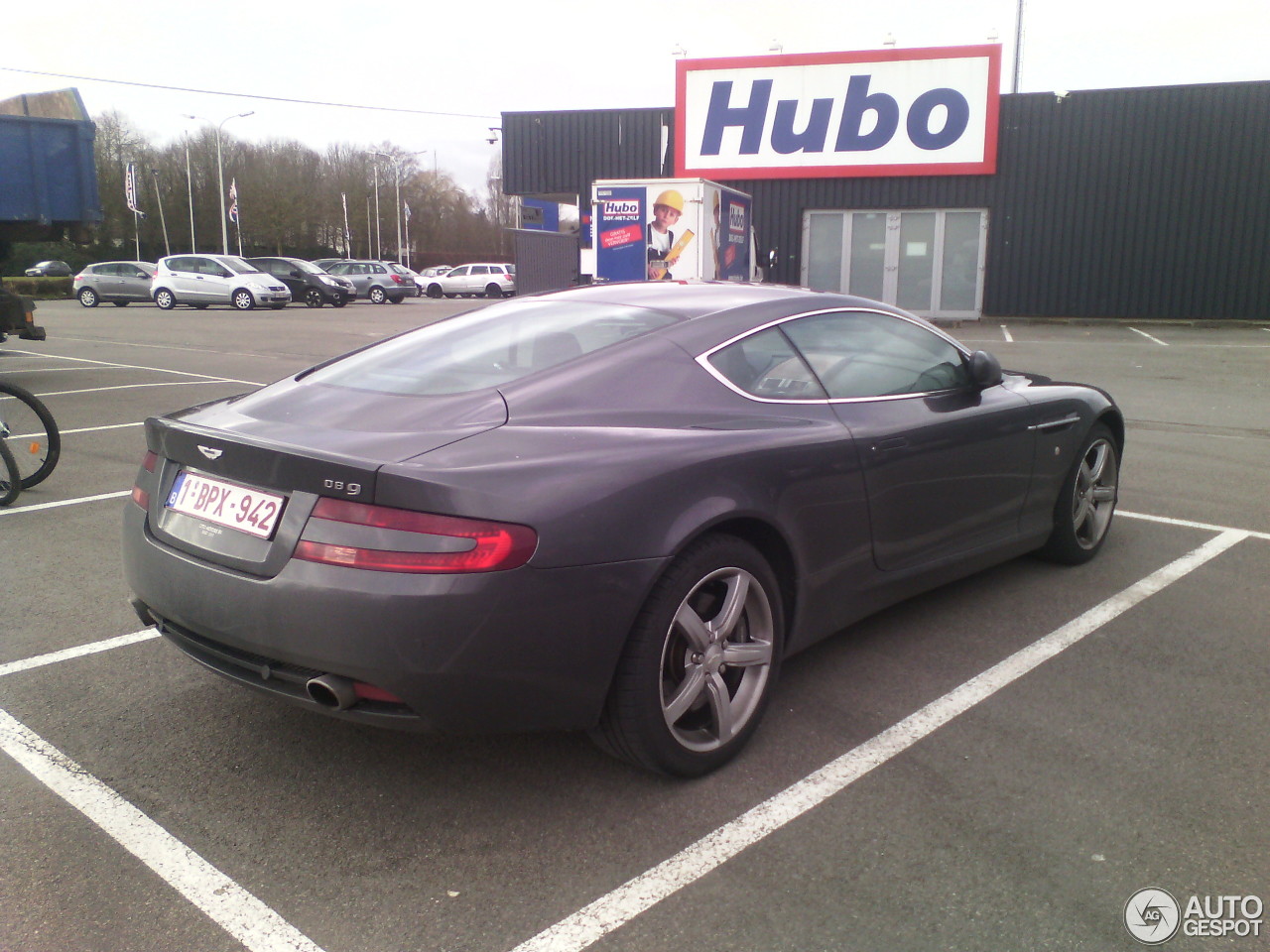 Aston Martin DB9