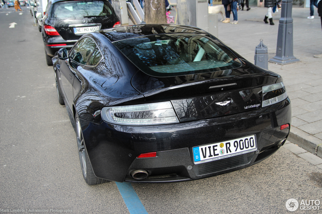 Aston Martin V12 Vantage