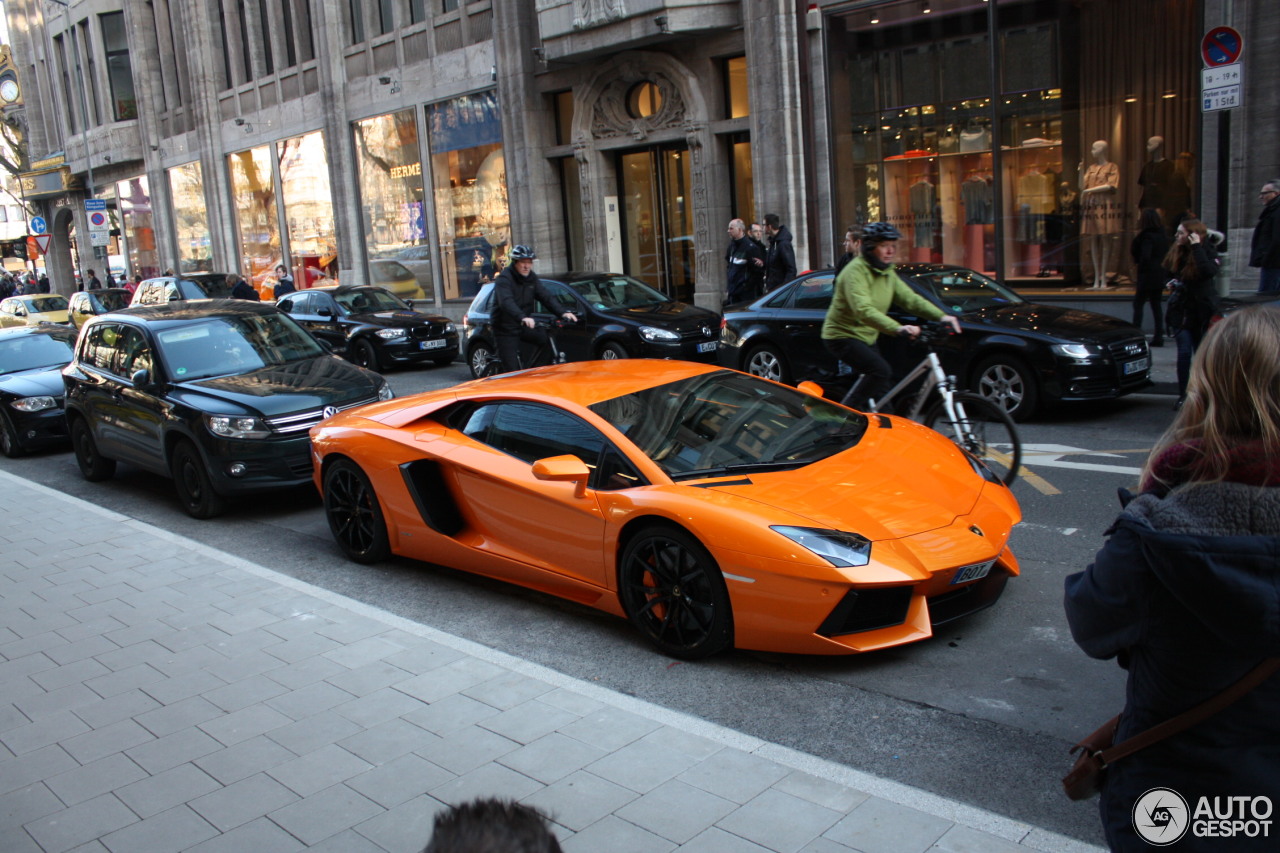 Lamborghini Aventador LP700-4