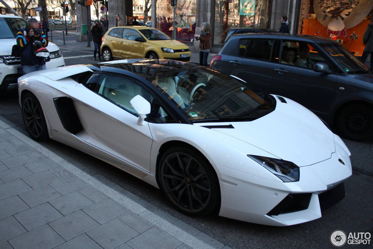 Lamborghini Aventador LP700-4 Roadster